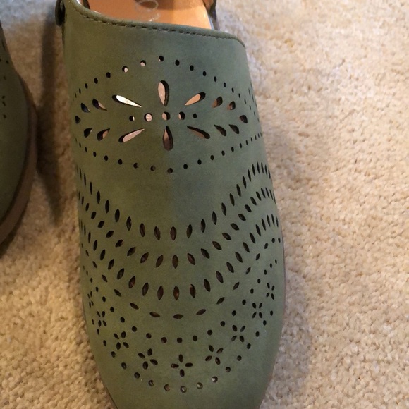 Women’s booties. - Picture 3 of 6